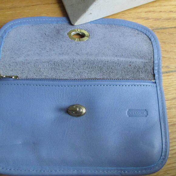 VTG COACH LEATHER TURNLOCK KISSLOCK WALLET COSMETIC MAKEUP POUCH PERWINKLE BLUE - Picture 6 of 9